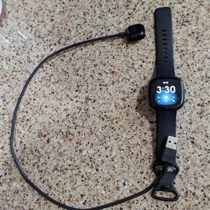FitBit Versa 3 with Bluetooth, great condition